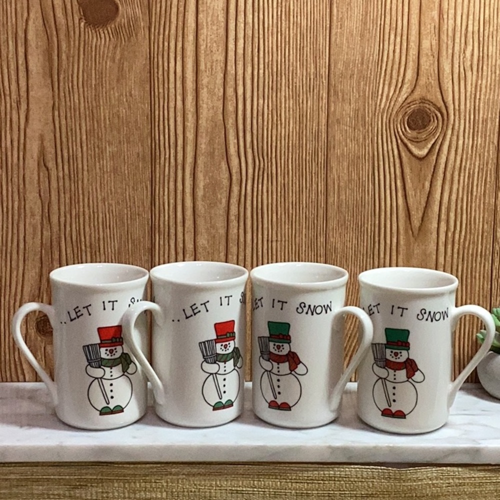 International Silver Design Set of 4 Snowman Mugs with Let It Snow Design